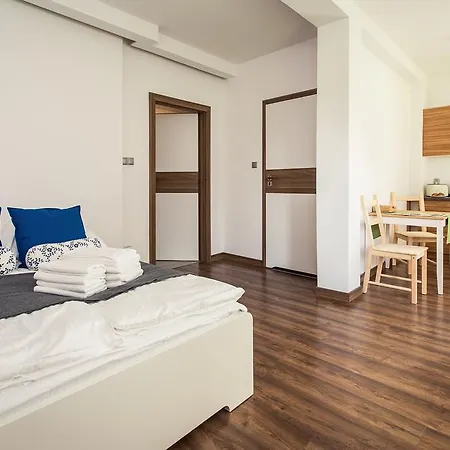 شقة Littleheaven Studia & Apartmenty *